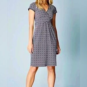 Boden Capped Sleeve Geo Print Jenny Dress V- neck Relaxed Sheath in Navy & White